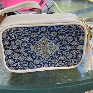 Turkish bazaar crossbody oriental rug design